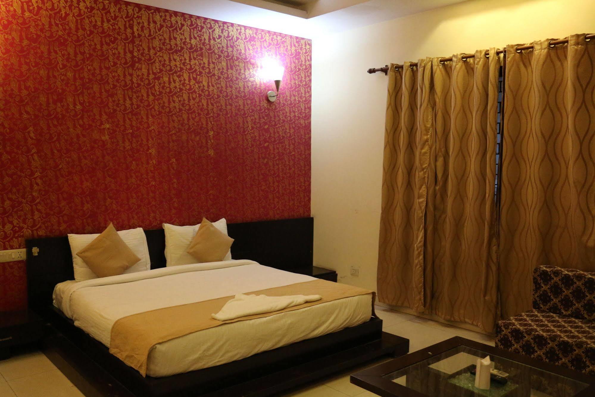 Airport Hotel Jet Inn Suites Neu-Delhi Exterior foto